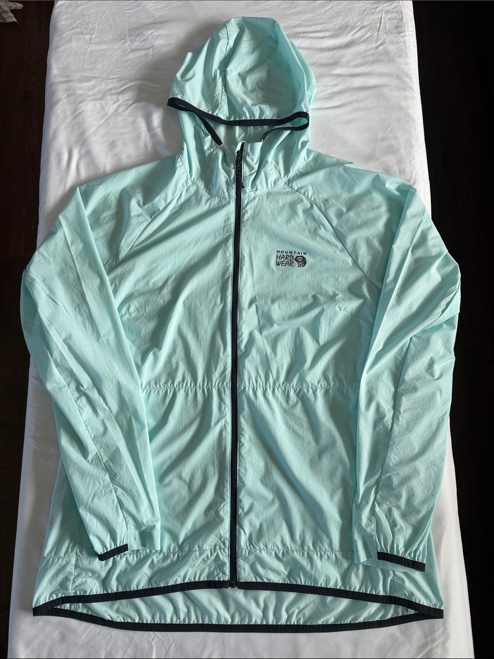 Mountain Hardwear Women’s Mint Green Lightweight Hooded Windbreaker, Size Large